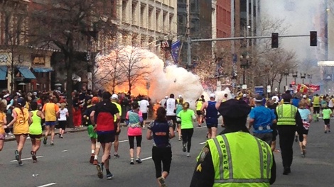 explosao-atinge-linha-de-chegada-da-maratona-de-boston-nos-estados-unidos-em-15-de-abril-15042013-reutersdan-lampariello-1376002720518_1920x1080